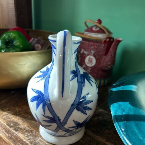 Vintage Chinese Hand Painted Porcelain Tea Pot/ Pitcher 5” - Picture 5 of 10